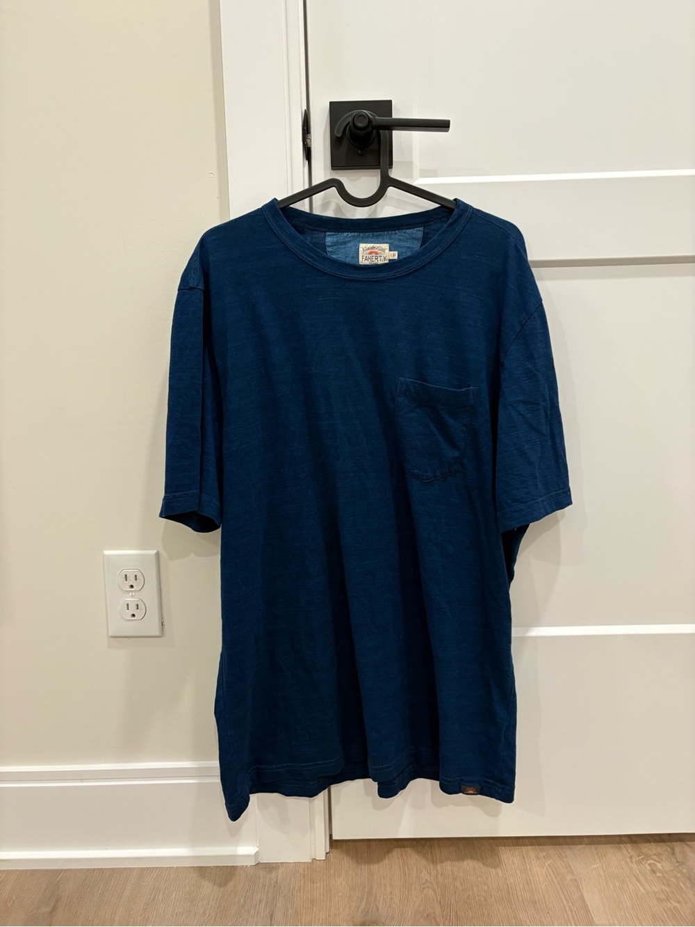 Faherty Men’s Pocket Tee Size Large
